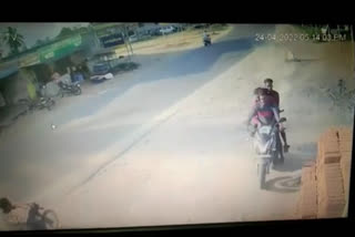 Bike collides with a wall in Coimbatore, kills two