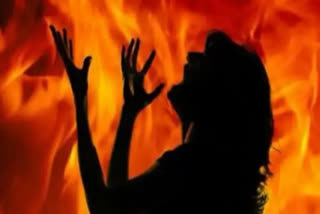 Man Sets Niece On Fire In Ganjam  Odisha fire attack  ഒഡീഷ അനന്തരവളെ തീകൊളുത്തി കൊലപ്പെടുത്താൻ ശ്രമം  ഗഞ്ചം യുവാവ് അനന്തരവളെ തീകൊളുത്തി കൊപ്പെടുത്താൻ ശ്രമം  മദ്യപിച്ചെത്തി അനന്തരവളെ തീകൊളുത്തി കൊലപ്പെടുത്തിയ പ്രതി പിടിയിൽ