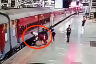 Mumbai Railway Incident CCTV Video