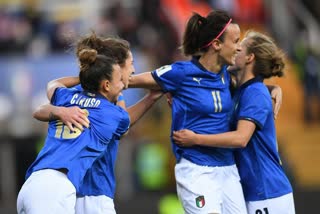 Female soccer players in Italy