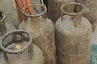 illegal gas refilling in delhi