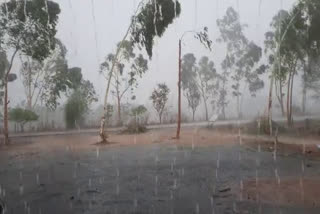Heavy rain with thunderstorm in Bastar