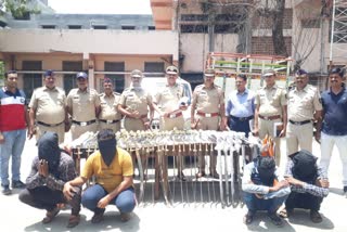 dhule police seize 90 swords