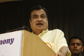 BJP workers disrupt Telangana Minister's speech in Gadkari's presence