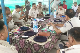 interstate meeting of Jharkhand-Bihar police officers held on Hansdiha police station premises
