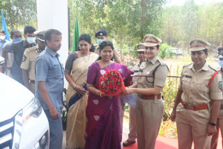 home minister visit disha police station at yendada