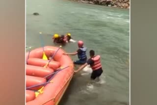 Two girls fell in the Ganges while rafting in Rishikesh