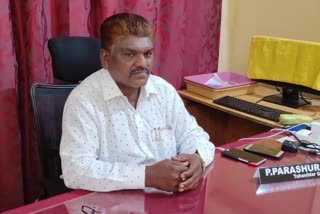 grade-2-tahsildar-detained-by-acb-in-bribe-case