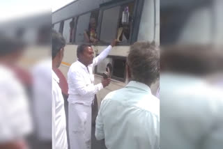 Bus driver of KSRTC attacked for dabble on mud