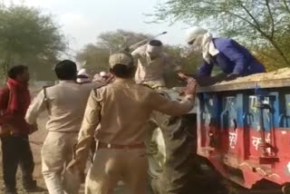 ashoknagar sand mafia attack forest worker