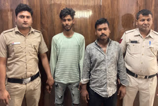 accused arrested with illicit liquor in delhi