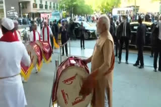 PM Narendra Modi Played Drums