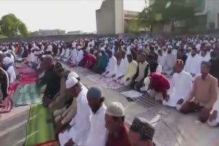 Eid ul Fitr 2022 : અરવલ્લીમાં ઈદ ઉલ-ફિત્રની ઉજવણીમાં હિંદુ-મુસ્લિમની આરાઈશ ઉલ્ફત