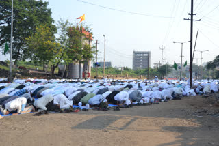 thousands of muslims perform namaz in durgadi fort area on occasion of ramadan eid in thane