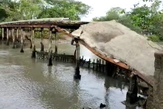 Bridge collapsed over Dabu canal