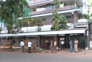 Heavy Police Security In front Of MNS Chief Raj Thackeray's House