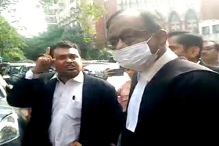 Chidambaram faced protest by lawyers of Congress Cell in Kolkata