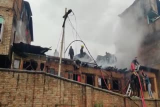 fire-breaks-out-in-malakhnag-residential-area-three-houses-gutted