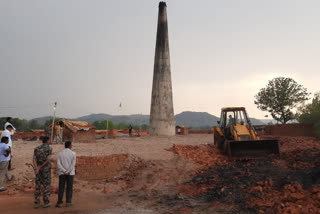 bulldozer-on-illegal-brick-kilns-in-gumla