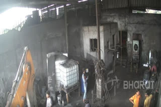 Watch: JCB tyre burst while filling air in raipur incident caught on camera