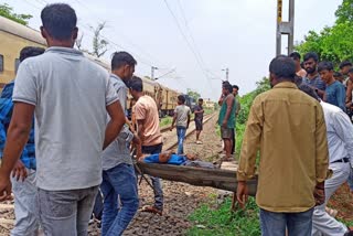 person-lost-his-legs-in-train-accident-in-hubballi