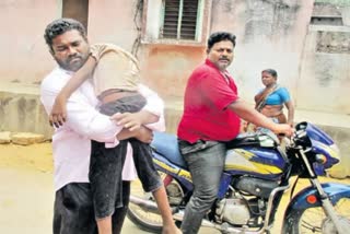 Father forced to carry son's body on bike in Andhra Pradesh