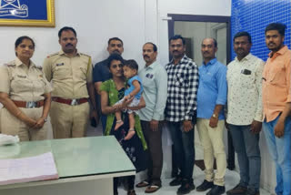 small child kidnaper was caught by pune police