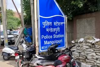 Home guard accused of demanding bribe in Mangolpuri police station video viral