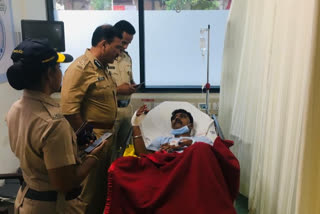 Watch: Mumbai Police constable saves girl from knife attack