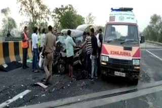 Mathura road accident
