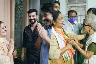 Uma Thomas, UDF candidate from Thrikkakara seeks actor Mammootty's blessings  Uma Thomas  യു.ഡി.എഫ് സ്ഥാനാർത്ഥി ഉമ തോമസ്  ഉമ തോമസ് മമ്മുട്ടി കൂടിക്കാഴ്‌ച