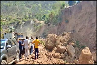 Landslide near tuhanu tunnel