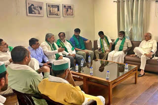Tikait, other farmer leaders meet Hooda; Congress to discuss MSP during 'Chintan Shivir'