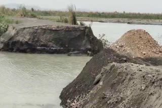 ash-pond-in-bokaro-broken-dirty-water-entered-rawatdih-village-due-to-dam-break