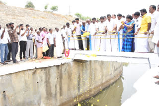 தமிழகம் வந்தடைந்த கிருஷ்ணா நதி நீர் - மலர்தூவி வரவேற்ற பால்வளத்துறை அமைச்சர்