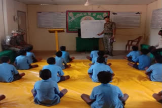 itbp-jawans-started-teaching-for-school-students-in-remote areas of chhattisgarh