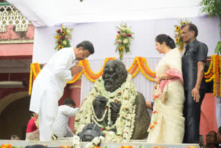 Political war of words between TMC BJP over Rabindranath Tagore's Nobel Prize theft