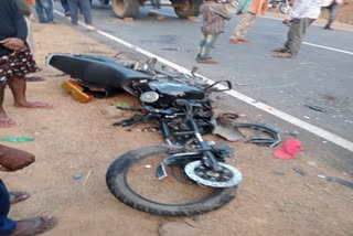 Death in Road Accident in Balrampur