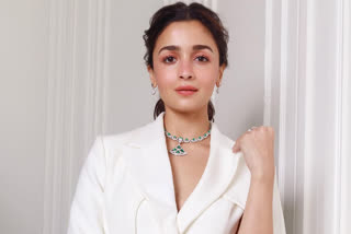 alia bhatt in white suit