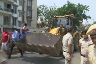 encroachment drive Delhi New Friends Colony