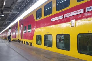 Delhi-Lucknow double decker train was delayed by four hours on first day itself