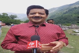 udit-narayan-shoots-new-album-song-at-naranag-kangan-ganderbal