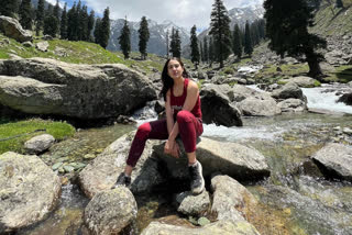 sara ali khan kashmir holiday pictures