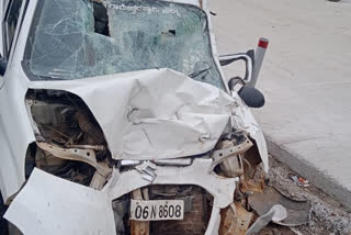 couple died in accident in Tumkur, Road accident in Tumkur, Tumkur crime news, Car collide to Lorry in Tumkur, ತುಮಕೂರಿನಲ್ಲಿ ಅಪಘಾತದಲ್ಲಿ ದಂಪತಿ ಸಾವು, ತುಮಕೂರಿನಲ್ಲಿ ರಸ್ತೆ ಅಪಘಾತ, ತುಮಕೂರು ಅಪರಾಧ ಸುದ್ದಿ, ತುಮಕೂರಿನಲ್ಲಿ ಲಾರಿಗೆ ಕಾರು ಡಿಕ್ಕಿ,