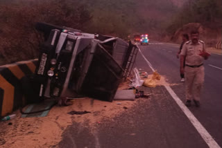 girl killed at kasara ghat cruiser accident in nashik