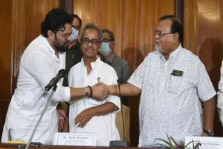 babul-supriyo-thanks-governor-dhankhar-after-oath-as-mla