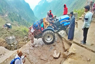 Death-defying video of tractor climbing Kedarnath pedestrian route goes viral