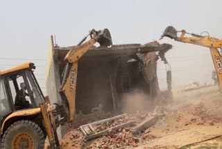 Bulldozer demolished illegal colonies in Farukh Nagar