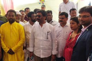 CM Hemant Soren in Latehar attended wedding ceremony of MLA Baidyanath Ram son