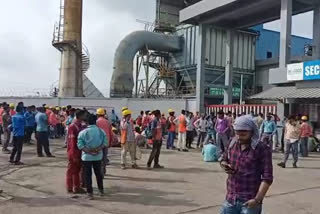 Protest of workers in a private factory at Panagarh